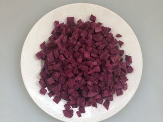 6、紫薯冰糖银耳羹,切粒