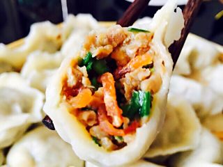 16、蘑菇????饺子#有个故事#,鲜美无比又营养的蘑菇????饺子开始吃喽……????????????