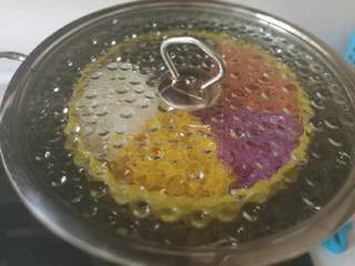 23、五彩饭,盖上盖大火蒸熟20分,根据自家火情况最终熟就可以