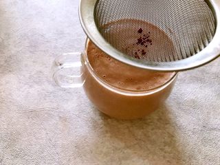 16、冬喝暖饮夏吃冰～暖冬系列之白薯可可热饮,筛上少许可可粉（用量外）