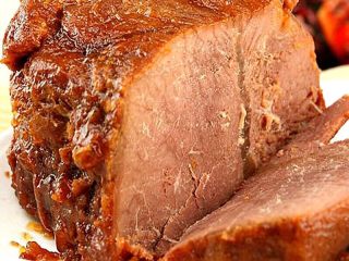 11、秘制酱牛肉,拿出晾凉切片。