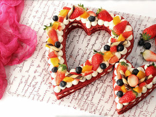 26、情浓意浓之【心心相印水果蛋糕】,手法简单，装饰快捷的美貌蛋糕完成~~