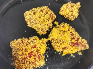 6、宝宝辅食12M➕:香煎吐司夹肉片,一定要最小火慢慢煎