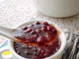 9、桂花红豆粥,如果你买的藕粉是桂花味的，也可以省略。但肯定不如加干桂花的味道好。