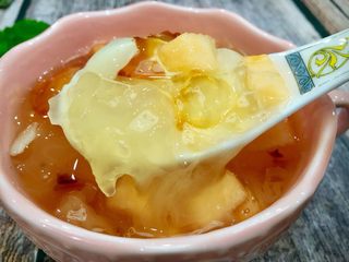 22、美容养颜~蜜瓜桃胶百合银甜汤,太棒了，一碗不够解馋