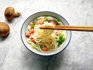15、冬日暖心菜  香菇鸡汤面,赶紧吃，凉了就不好吃啦！
