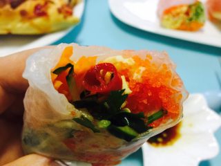 14、????鱼籽酱春卷????,嗯嗯 美味????????????????