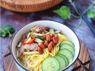 13、拯救夏天没胃口——酸豆角胡萝卜面,成品