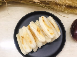 16、红糖糍粑,摆放整齐