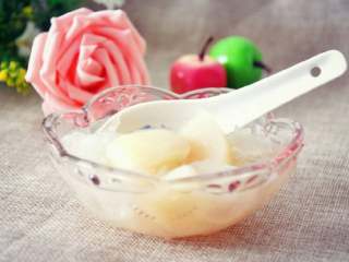 5、≈雪梨银耳汤≈#健康美颜餐#,出锅