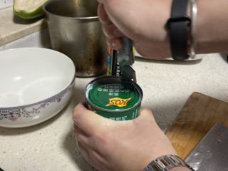 18、家庭便捷咖喱饭,椰浆200ml左右，买罐头的注意开瓶安全以免发生意外！