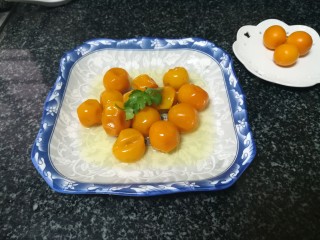 10、通气止咳的蜂蜜金桔,甜蜜蜜，即可解馋又可治病的蜂蜜金桔就做好了。