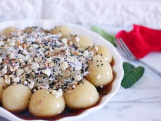 11、糖不甩,倒在汤圆上