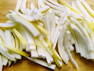 3、柚皮糖,切长条