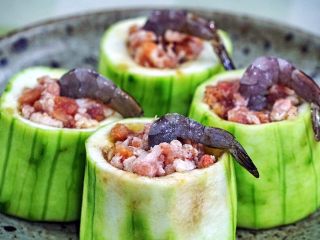 6、懒人菜谱---丝瓜酿肉,摆上虾仁
