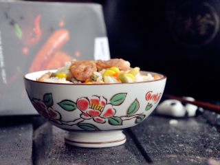 11、香肠焖饭,香喷喷的香肠焖饭，可以开吃啦，这个香肠不添加淀粉，小朋友也可以放心食用。