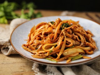 12、孜然杏鲍菇,一道美味的孜然杏鲍菇就做好了，简单又好吃，再也不用去烟熏火燎的烧烤摊了！