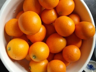 1、金桔柠檬汁,金桔柠檬用盐水泡一小时，流水洗净沥干水