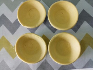 10、美味家庭蛋挞,拿出四个蛋挞皮