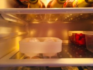 7、日料，改良版樱花水信玄饼,放入冰箱冷藏⊙▂⊙等着吧哈哈????赶紧洗碗去