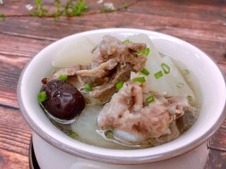 15、冬日温补-萝卜炖排骨,萝卜酥烂清香，经过薄腌的排骨肉更入味，寒冷冬夜来一碗，顺气暖心。