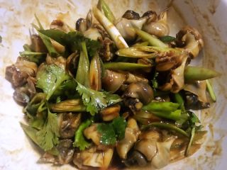 7、香葱拌小海螺,所有的调味料拌匀入味即可享用