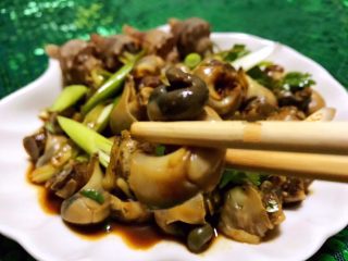 10、香葱拌小海螺,看着这肥美的海螺肉肉好有诱惑力