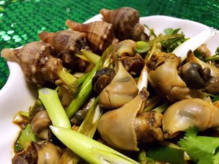13、香葱拌小海螺,朋友小聚来盘这样小菜好给力