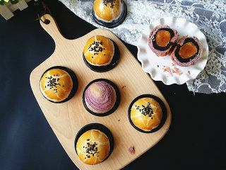 24、双色蛋黄酥,烤35~40分钟左右