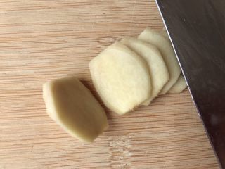 2、五香鹰嘴豆～健康满分的小零嘴,姜切片