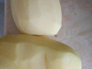 1、薯片～家庭版,两个土豆洗净刮皮