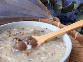 19、酒酿姜糖小圆子,暖身又暖心的冬日甜汤，酒酿、桂花、姜糖和红枣的味道融在一起，想想也温暖呢～