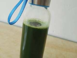 9、青汁,榨好的汁加点水加点蜂蜜喝口感很清甜好喝！