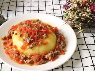 14、宝宝辅食之牛肉土豆泥,美味的牛肉末土豆泥就好了。