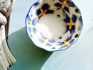 16、冰糖蜂蜜柚子茶,取1勺盐