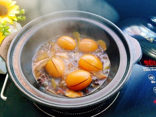 13、啤酒卤蛋,慢慢收汁即可出锅