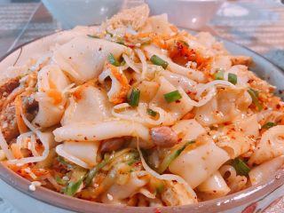 34、家庭自制凉皮,拌匀开动