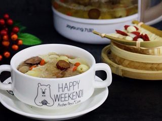 16、银耳莲子百合汤,此做法很简单，下午茶时间来上一碗吧。