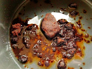 3、红糖馒头,放入红糖