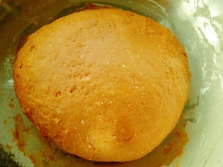 6、红糖馒头,揉成面团