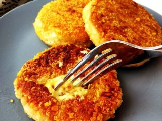 10、奶酪流心豆浆可乐饼,成品图