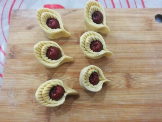 12、金花枣花馒头,依次做好6份备用