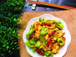 16、虎皮青椒炒鸡蛋,简单又不失营养的一道菜，多吃对小朋友骨骼成长有好处。