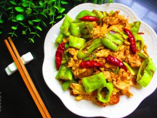 19、虎皮青椒炒鸡蛋,比普通的青椒鸡蛋味道要鲜