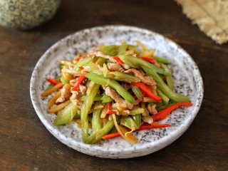 12、西芹瘦肉炒土豆,成品图
