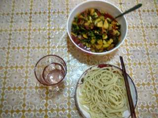 12、新疆拌面（正宗新疆味）,噔噔蹬蹬～拿起筷子吃饭～啦啦啦