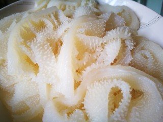 3、家宴菜谱～鸡鸭鱼肉之毛血旺,牛百叶切成条状