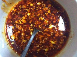 14、（两吃）莴笋叶蒸麦饭,搅拌均匀备用