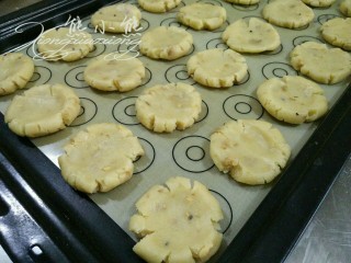 9、桃酥--老少皆宜、新手必做,9.面团的分量可以做39个桃酥。