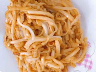 11、潮汕芥蓝牛肉炒粿条(湿炒牛河),盛出备用